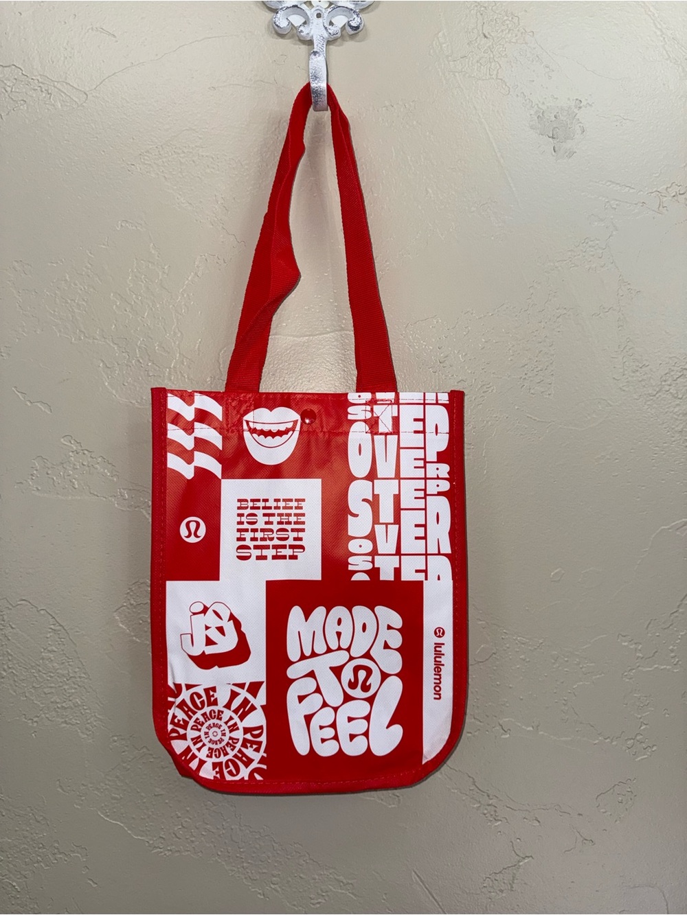 Lululemon Red Logo Tote. “Made To Feel”.”Set Goals, Not Limits”. New, never used